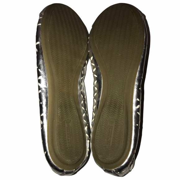 Sperry Top-Sider "Bethany" Silver Flats 5M EUC - Picture 8 of 10